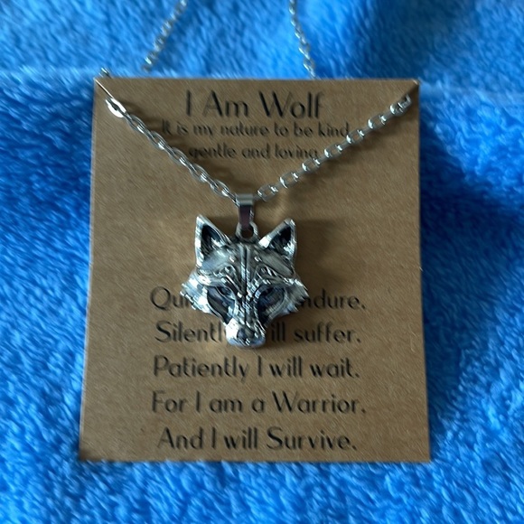 Nordic Viking Wolf Pendant - Picture 2 of 3